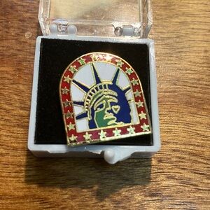 Statue of Liberty Enamel Pin
